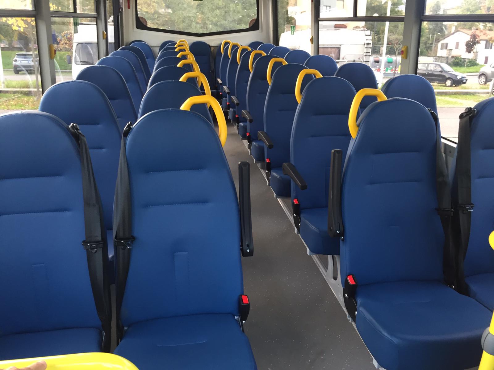 Autobus Iveco Thesi 33 posti per noleggio con conducente a Siena e in Toscana